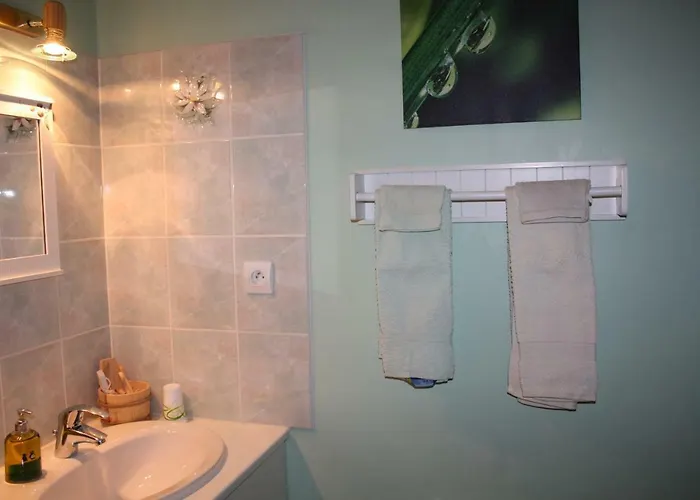 Au Bois De Mon Coeur Bed & Breakfast 3*